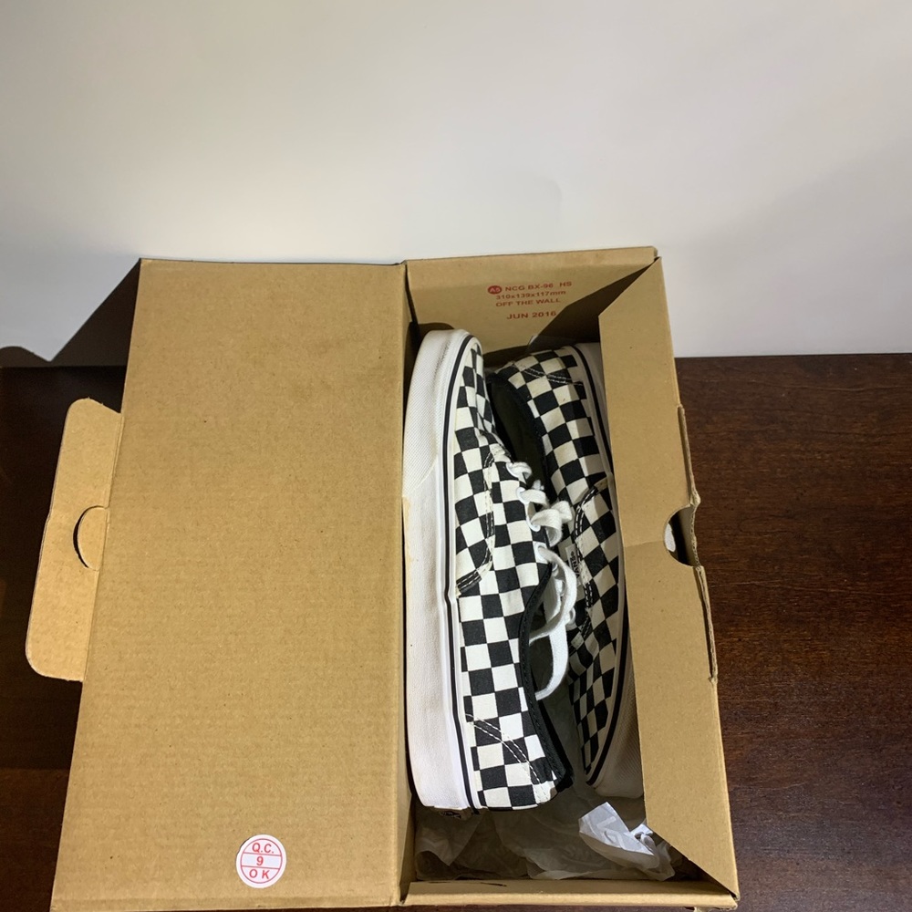 Vans - Picture 5 of 5